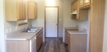 813 N Pinewood Ave in Republic, MO - Building Photo - Building Photo