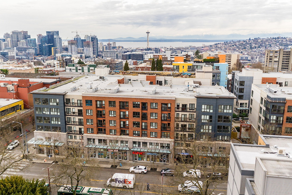 Patent 523 in Seattle, WA - Foto de edificio