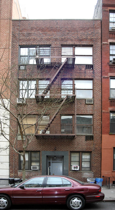 336 E 82nd St in New York, NY - Building Photo