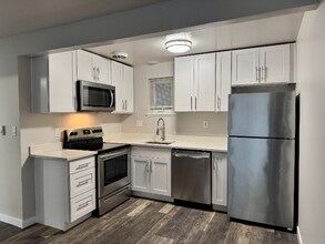 1215 Queen Anne Ave N in Seattle, WA - Foto de edificio - Building Photo