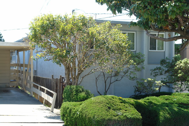 851 Liberty St in El Cerrito, CA - Building Photo - Building Photo