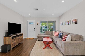 1317 N K St in Lake Worth Beach, FL - Building Photo - Building Photo