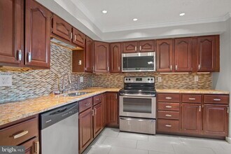 3390 Longbow Ct in Woodbridge, VA - Building Photo - Building Photo