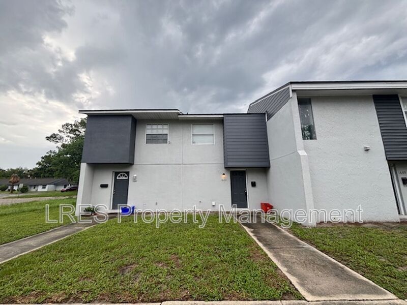 1603 Terrace Dr in Sanford, FL - Building Photo