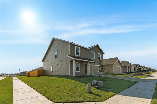 1032 Sugarberry St in Princeton, TX - Building Photo