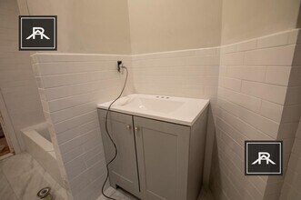 12 Beals St in Brookline, MA - Building Photo - Building Photo