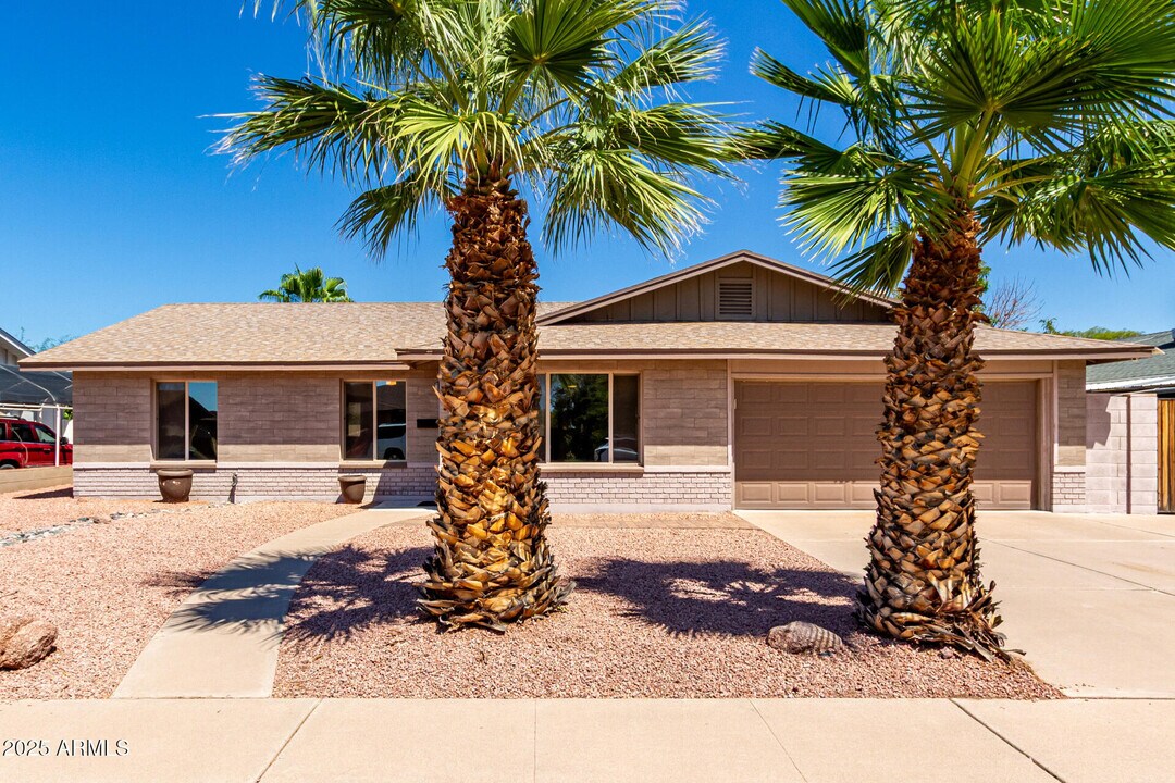 1656 E Bishop Dr in Tempe, AZ - Building Photo