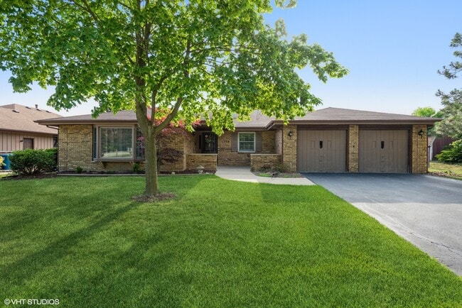 property at 116 S Walnut Ln