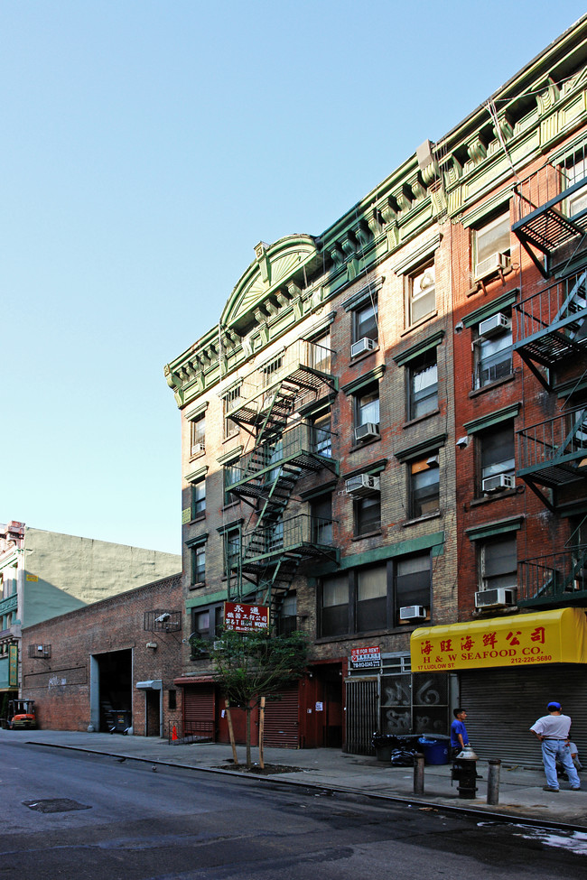 13-15 Ludlow St in New York, NY - Foto de edificio - Building Photo