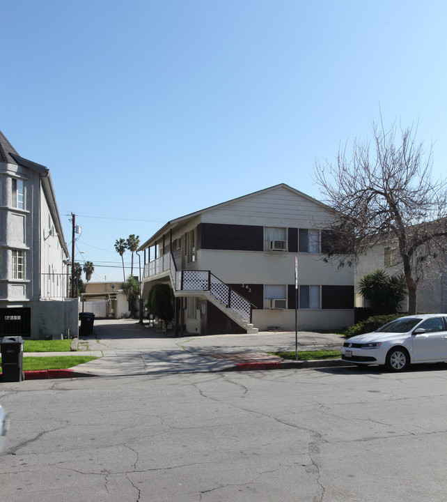 262 W Tujunga Ave in Burbank, CA - Building Photo