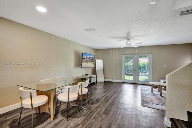 1359 Sussex Dr