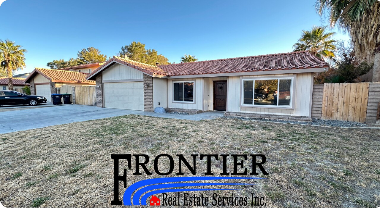 725 W Howell Ave in Ridgecrest, CA - Building Photo