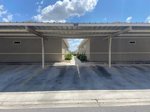 1809 Jackson St, Unit 1 in Weslaco, TX - Building Photo - Building Photo