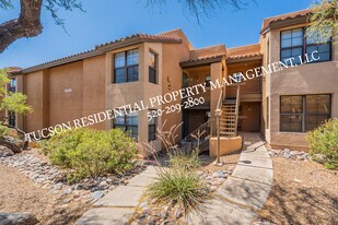 6651 N Campbell Ave in Tucson, AZ - Building Photo