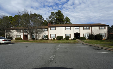 The Falls Condominiums in Raleigh, NC - Building Photo - Building Photo