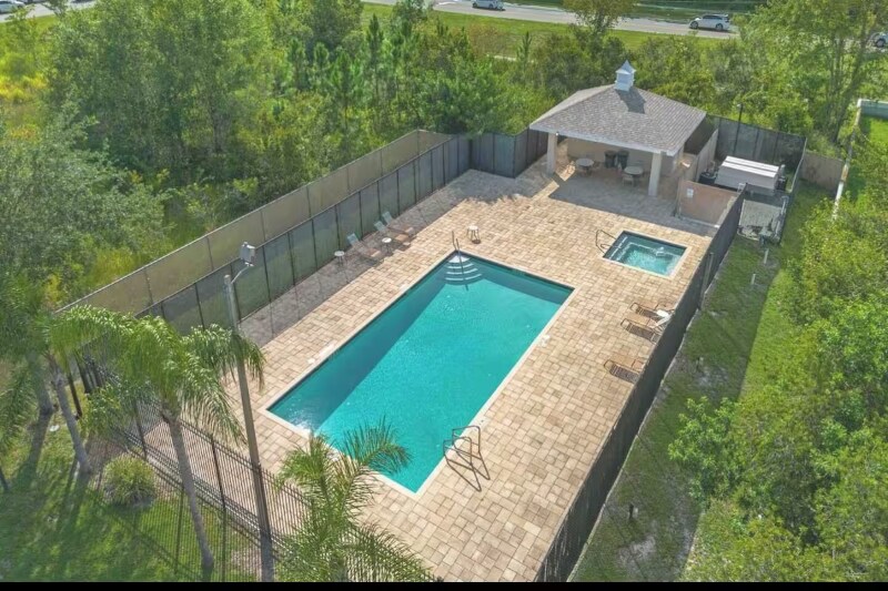 2336 Prime Cir in Kissimmee, FL - Foto de edificio