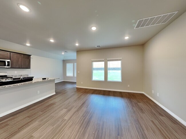 14001 The Brook Blvd in Piedmont, OK - Foto de edificio - Building Photo