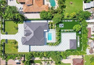 250 NW 129th Ave in Miami, FL - Building Photo - Building Photo