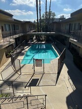 Collinswood Apartments in Tarzana, CA - Building Photo - Building Photo