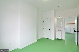 2329 Frankford Ave in Philadelphia, PA - Building Photo - Building Photo