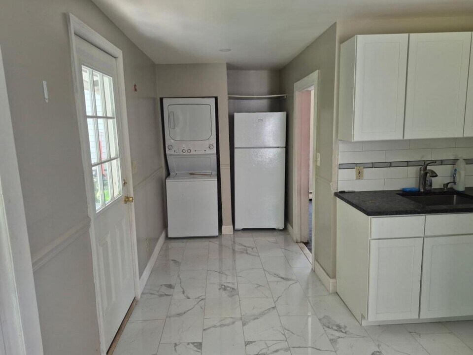 26-30-30 Alden Pl in Millbrook, NY - Building Photo
