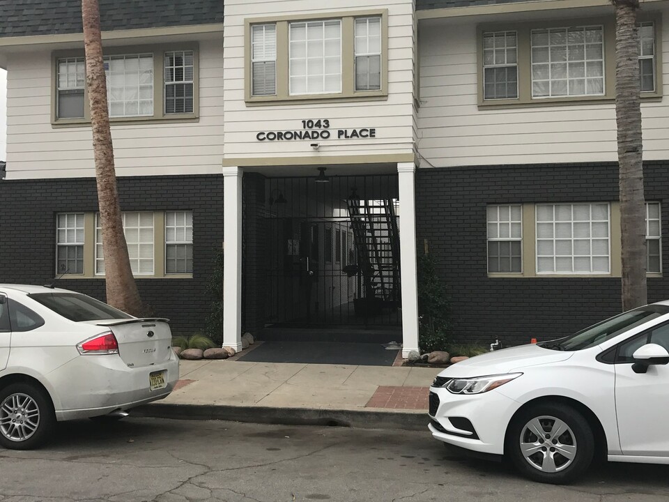 1043 Coronado Ave, in Long Beach, CA - Building Photo