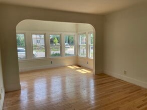 1854 Jackson St NE, Unit 1 Downstairs in Minneapolis, MN - Foto de edificio - Building Photo