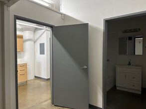 1308 Factory Pl in Los Angeles, CA - Building Photo - Building Photo