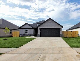 1210 Monarch Rd in Centerton, AR - Building Photo