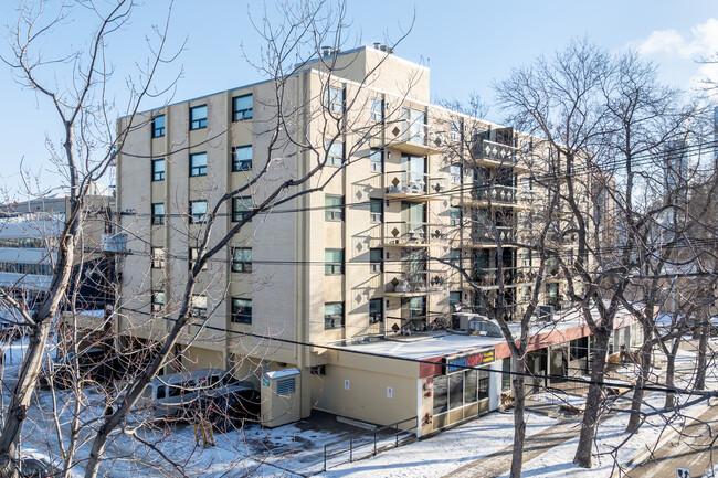Central Court Apartments in Edmonton, AB - Building Photo - Building Photo