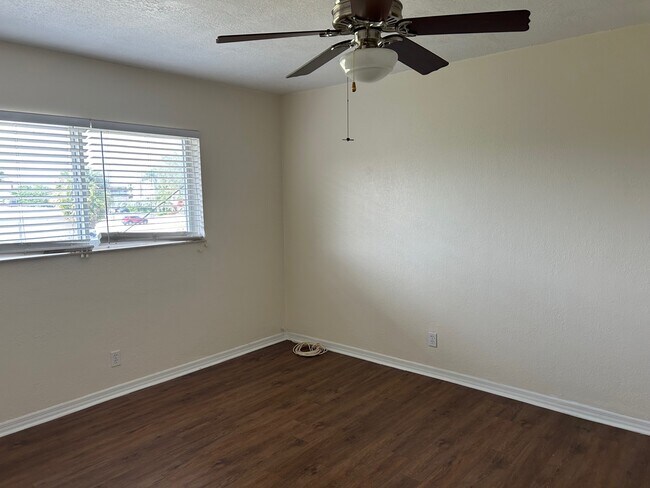 2190 SE 5th St, Unit 8 in Pompano Beach, FL - Building Photo - Building Photo