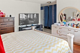 121 SW 28th Terrace in Fort Lauderdale, FL - Building Photo - Building Photo