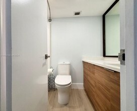 1050 SE 15th St in Fort Lauderdale, FL - Building Photo - Building Photo