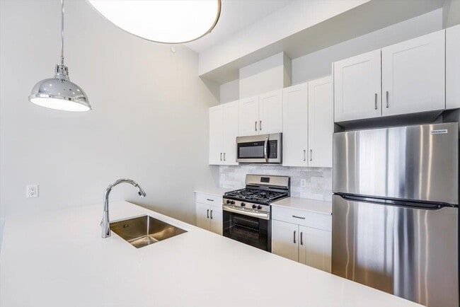 667-665 Grand St in Jersey City, NJ - Building Photo - Building Photo