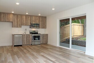 4563-4563 N Borthwick Ave in Portland, OR - Building Photo - Building Photo