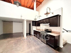 1734 N Main St in Los Angeles, CA - Building Photo - Building Photo