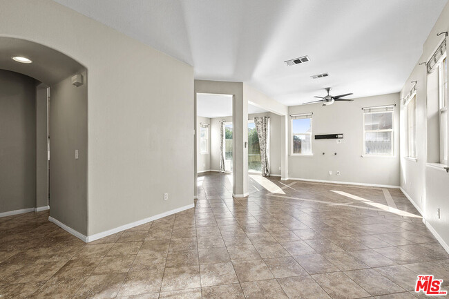 30319 Cedar Oak Ln in Castaic, CA - Building Photo - Building Photo