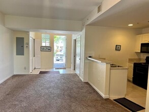 1989 Marsh Harbor Dr, Unit 407 in Riviera Beach, FL - Foto de edificio - Building Photo