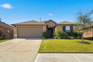 3935 Country Club Dr in Baytown, TX - Building Photo