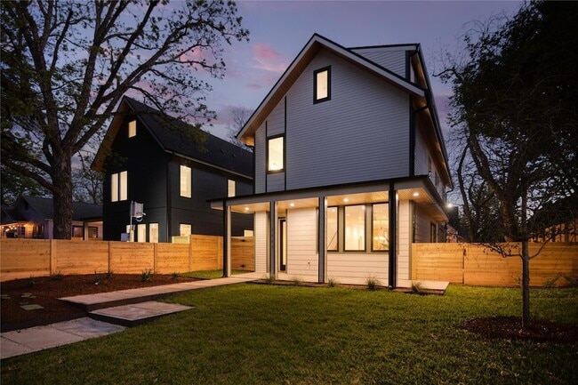 2401 Willow St, Unit B-122 in Austin, TX - Building Photo - Building Photo