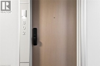 3210 Dakota Cmn in Burlington, ON - Building Photo - Building Photo