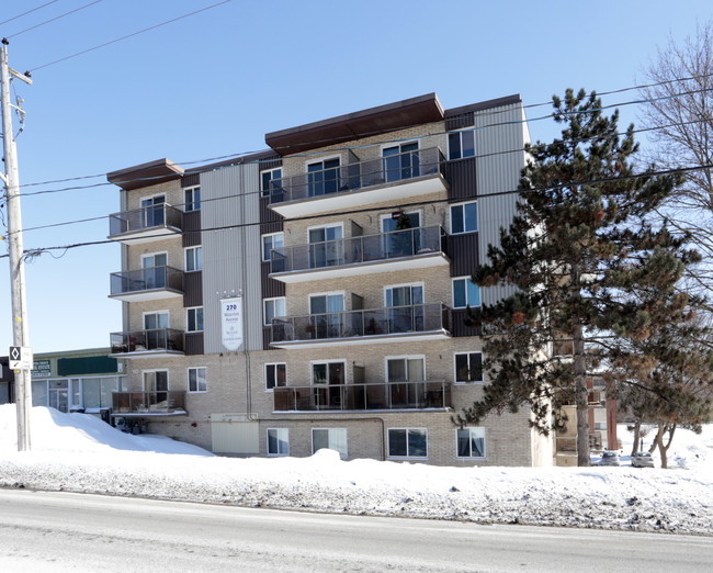 Waterloo Avenue Apartments in Guelph, ON - Building Photo - Building Photo