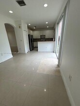 1832 SE 15th St in Homestead, FL - Foto de edificio - Building Photo