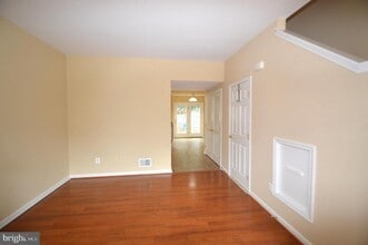 21081 Pickerelweed Terrace in Ashburn, VA - Building Photo - Building Photo