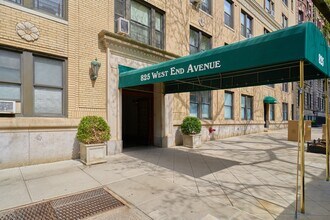 825 W End Ave in New York, NY - Building Photo - Building Photo