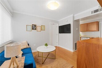 960 St Charles Ave NE in Atlanta, GA - Building Photo - Building Photo