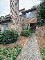 2004 Parkaire Crossing in Marietta, GA - Building Photo