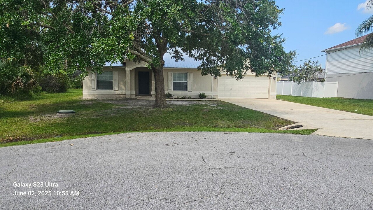 10 Lincoln Pl in Palm Coast, FL - Building Photo