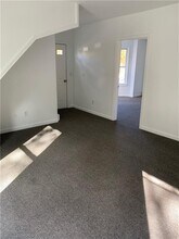 453 Pond St in Woonsocket, RI - Foto de edificio - Building Photo