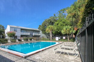 Cypress Landing in Orlando, FL - Building Photo